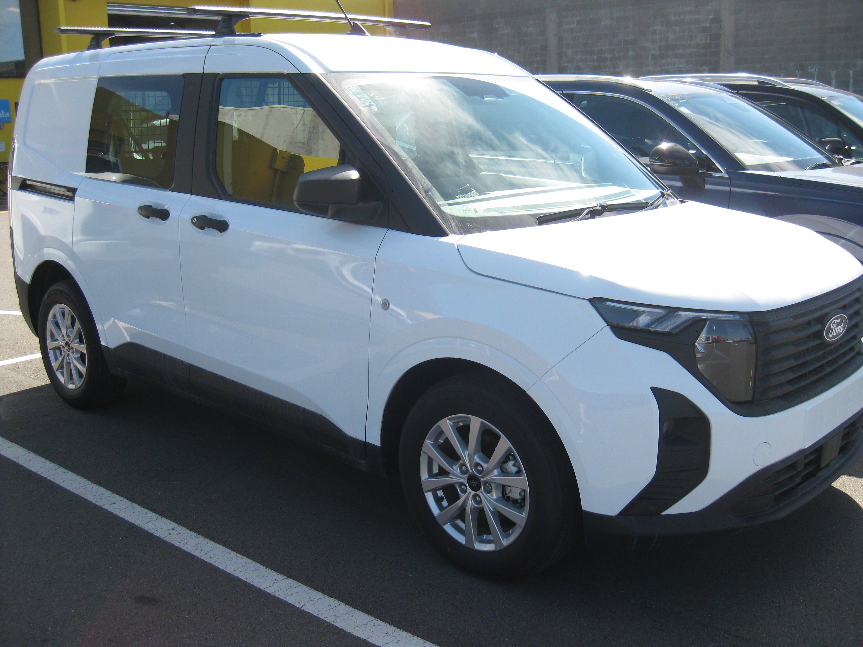 FORD TRANSIT COURIER VAN 2024-CURRENT